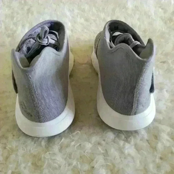 Adidas Harden Men's Baskeball Shoes Size 10 - Picture 8 of 9